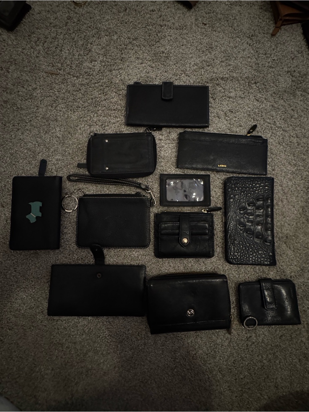 black wallet lot - WILL NOT SEPARATE